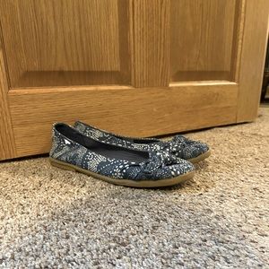 Blue and white detailed slip on flats